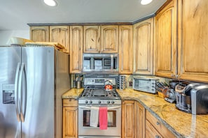 Apartment (3 Bedrooms) | Interior - Duplex in Quiet Family Neighborhood 1 Mi to Skiing (Steamboat Springs)
