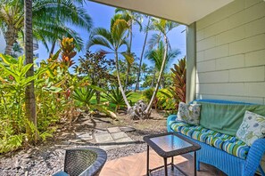 Apartment (0 Bedroom) | Interior - Oceanfront Kailua-kona Islander Studio w/ Lanai! (Kailua-Kona)