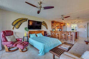 Interior - Kona Pacific Top Floor Retreat: Ocean View & Pool! (Kailua-Kona)