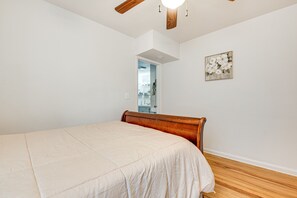 House (3 Bedrooms) | Interior - Cozy Atlanta Abode Near Theme Parks, Golf & Shops (Atlanta)