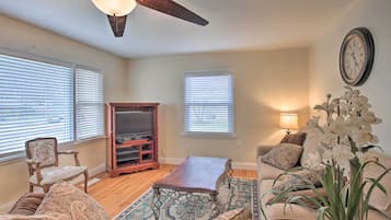 House (3 Bedrooms) | Front of property