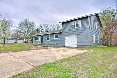 Beautiful Bartlesville Family Home With Game Room!