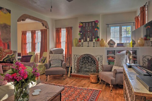 Cozy Adobe Casita: 1 Mile to Santa Fe Plaza!