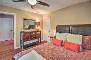 House (3 Bedrooms) | Interior - Serene Lake Hamilton Hideaway w/ Private Dock (Hot Springs)