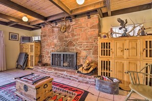 House (3 Bedrooms) | Interior - Jemez Springs Cabin w/ Mtn Views: Steps to River! (Jemez Springs)
