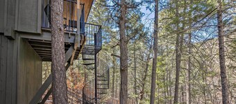 Jemez Springs Cabin w/ Mtn Views: Steps to River!