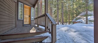 Cabin < 2 Mi to Tahoe Donner Downhill Ski Resort