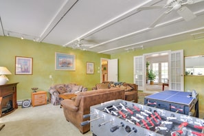 House (6 Bedrooms) | Interior