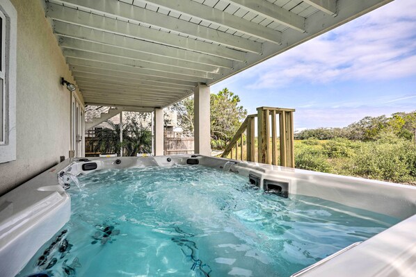 Outdoor spa tub - St Augustine Home w/ Swim Spa & Marsh Views! (St. Augustine)