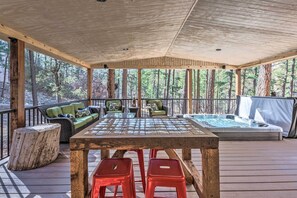 House (5 Bedrooms) | Interior