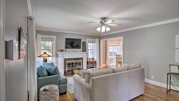 Cottage (2 Bedrooms) | Interior