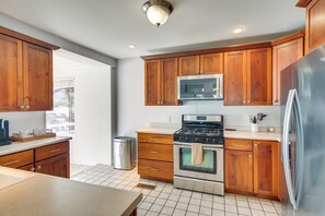Cottage (2 Bedrooms) | Interior - Walk to Expo Square! Tulsa Home w/ Deck & Yard (Tulsa)