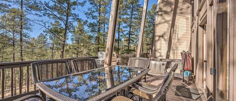 House (5 Bedrooms) | Outdoor dining