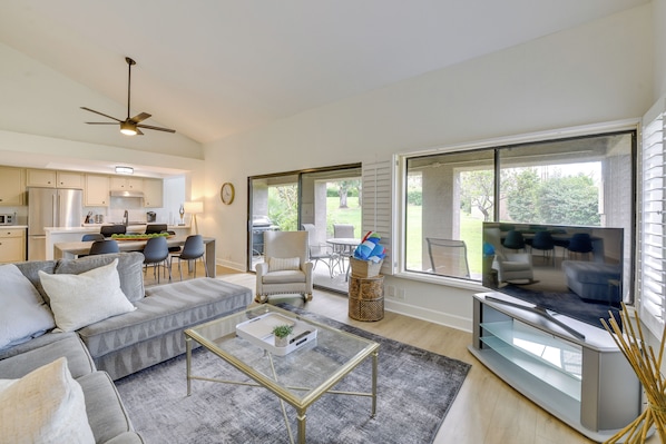 Apartment (3 Bedrooms) | Interior - Quiet Palm Desert Condo: Workspace & Pool Access! (Palm Desert)