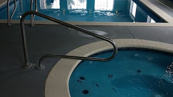 室內泳池