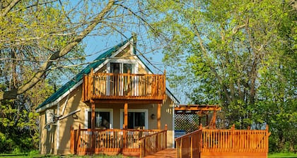 Newly Renovated, Waterfront Cottages located in Prince Edward County