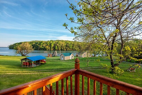 The Woodpecker Retreat | Spacious 3-Bedroom Riverfront Cottage in PEC