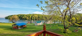 The Woodpecker Retreat | Spacious 3-Bedroom Riverfront Cottage in PEC