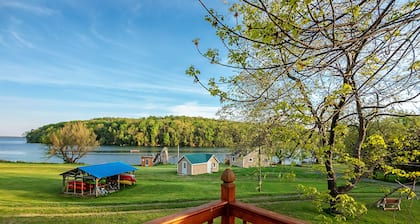 The Woodpecker Retreat | Spacious 3-Bedroom Riverfront Cottage in PEC