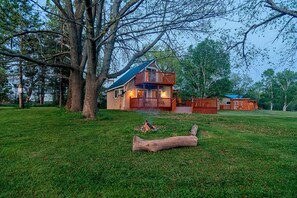 Exterior - The Woodpecker Retreat | Spacious 3-Bedroom Riverfront Cottage in PEC (Prince Edward)