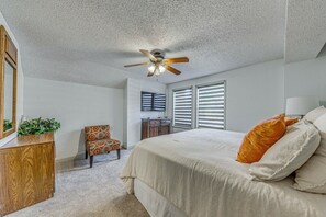 Interior - Spacious Ruidoso Retreat w/ Hot Tub & 2 Kitchens! (Ruidoso)