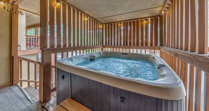 Spacious Ruidoso Retreat w/ Hot Tub & 2 Kitchens!