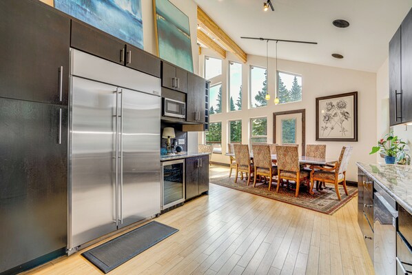 House (4 Bedrooms) | Interior