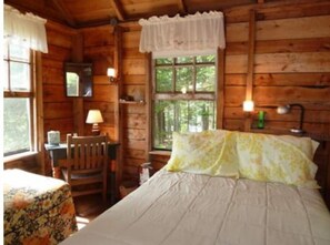 Room - Bears Den Lakefront Home Near Acadia (Surry)