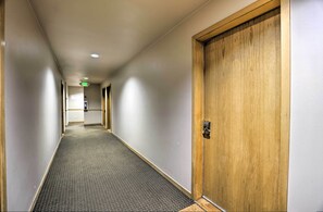 Apartment (0 Bedroom) | Interior