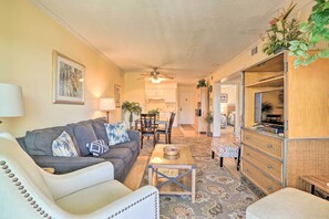 Apartment (2 Bedrooms) | Interior - Walk to Beach! Isle of Palms Condo w/ Pool Access (Isle of Palms)