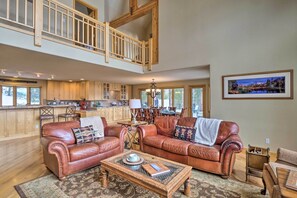 House (5 Bedrooms) | Interior