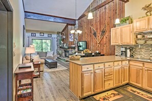 Apartment (2 Bedrooms) | Front of property - Condo w/ Pool + Hot Tub - Walk to DT Winter Park! (Winter Park)