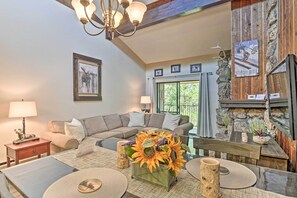Interior - Condo w/ Pool + Hot Tub - Walk to DT Winter Park! (Winter Park)