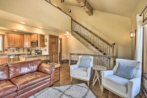 Apartment (3 Bedrooms) | Interior - 3-story Home w/ Balcony ~ 6 Mi to Winter Park! (Fraser)