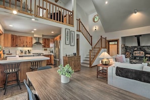 House (3 Bedrooms) | Interior