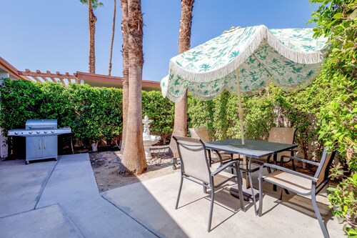 Trendy Palm Desert Home w/ Patio & Pool Access