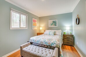 House (5 Bedrooms) | Interior - 5 Mi to Mt Holiday: Spacious Home w/ Lake Views (Traverse City)