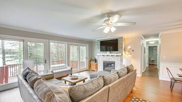 House (5 Bedrooms) | Interior