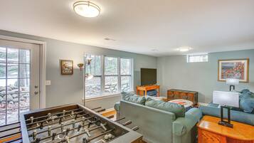 House (5 Bedrooms) | Interior