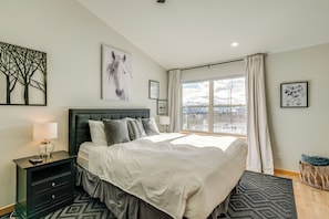 Apartment (3 Bedrooms) | Interior - 8 Mi to Keystone: Mtn-view Ski Retreat! (Silverthorne)