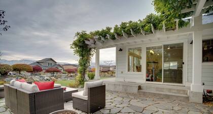 Family Home on Lake Chelan With Mtn + Lake View!