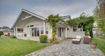 Family Home on Lake Chelan With Mtn + Lake View!