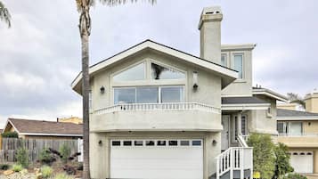 House (3 Bedrooms) | Front of property