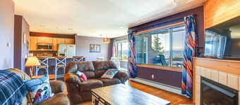 Stunning Mountain Views: Silverthorne Condo!