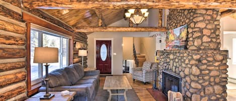 House (4 Bedrooms) | Front of property