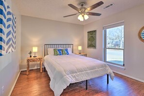 Interior - Modern Fayetteville Home < 1 Mi to U of A! (Fayetteville)