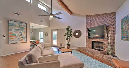 Modern Fayetteville Home < 1 Mi to U of A!