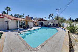 House (3 Bedrooms) | Front of property - Elegant Home w/ Pool Table: 3 Mi to Vegas Strip! (Las Vegas)