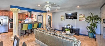 Elegant Home w/ Pool Table: 3 Mi to Vegas Strip!