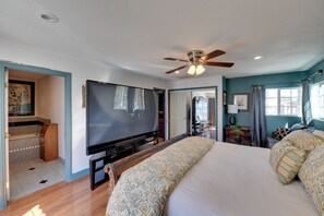 House (3 Bedrooms) | Interior - Elegant Home w/ Pool Table: 3 Mi to Vegas Strip! (Las Vegas)